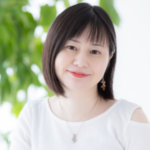 高野 真悠子