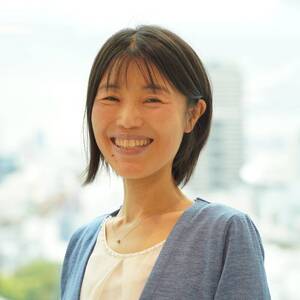 真下 知子
