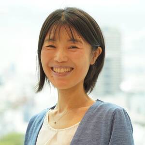 真下 知子